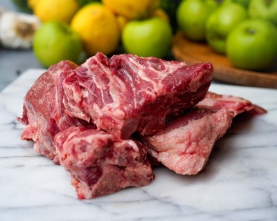 Свинина на кости охлаждённая 1 кг - купить в Водозерье